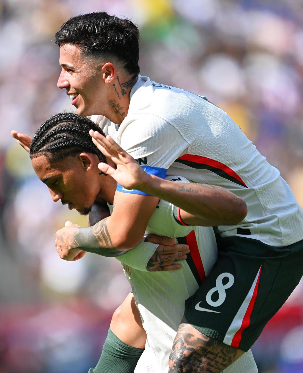 切尔西迎欧超杯关键赛，今晨绝杀压哨，气氛紧张，年轻球员得到机会的简单介绍