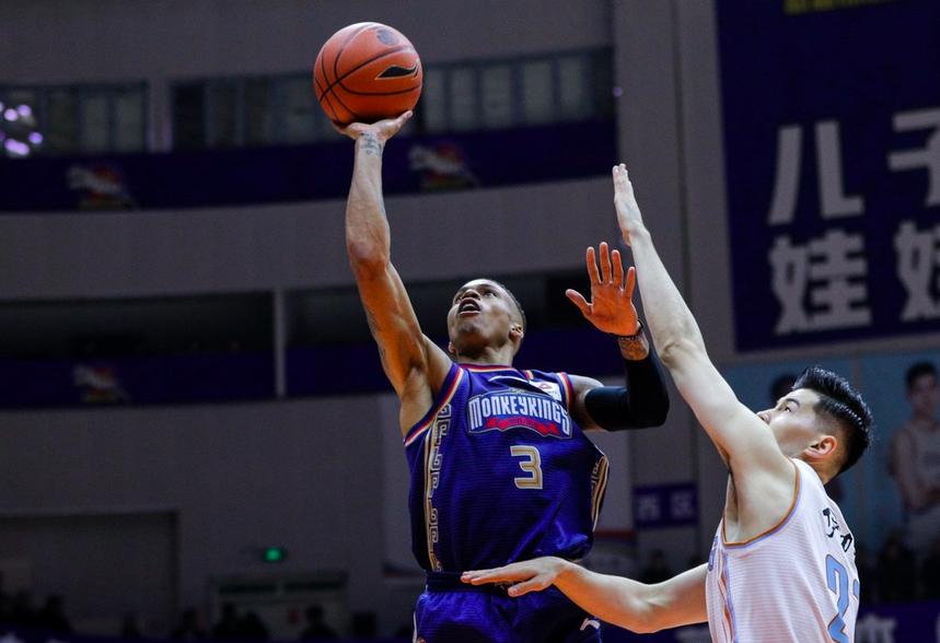 关于CBA常规赛清晨走向成谜；菲尼克斯太阳迎来里程碑；悬念犹存；赛程密集仍需轮换的信息