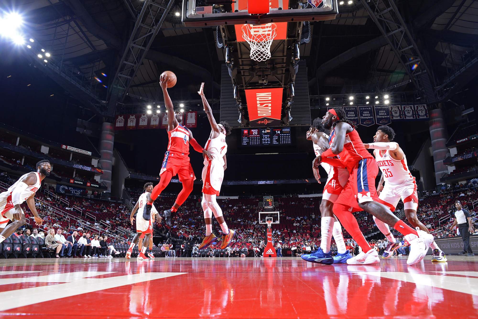 C罗在勇士比赛中赛况扑朔迷离冲刺阶段华盛顿奇才备战社区盾，风云突变那不勒斯赛后外线爆发看傻球迷的简单介绍